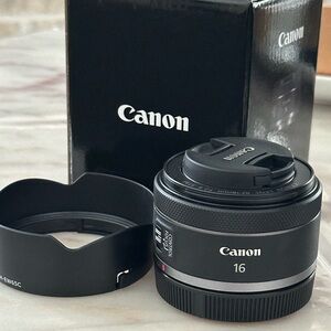 Canon RF 16mm f/2.8 STM Ultra Wide-Angle Lens + lens hood